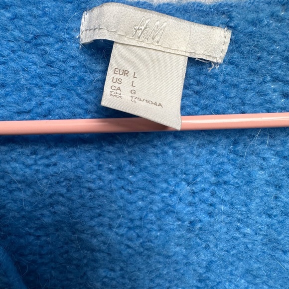 H&M Sweater - Picture 3 of 4